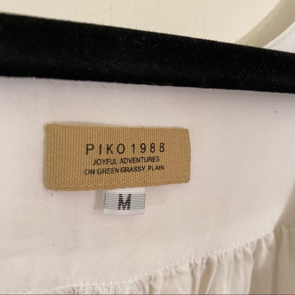 ✨5 FOR 35$ ✨ White Flowy Top - Picture 3 of 3